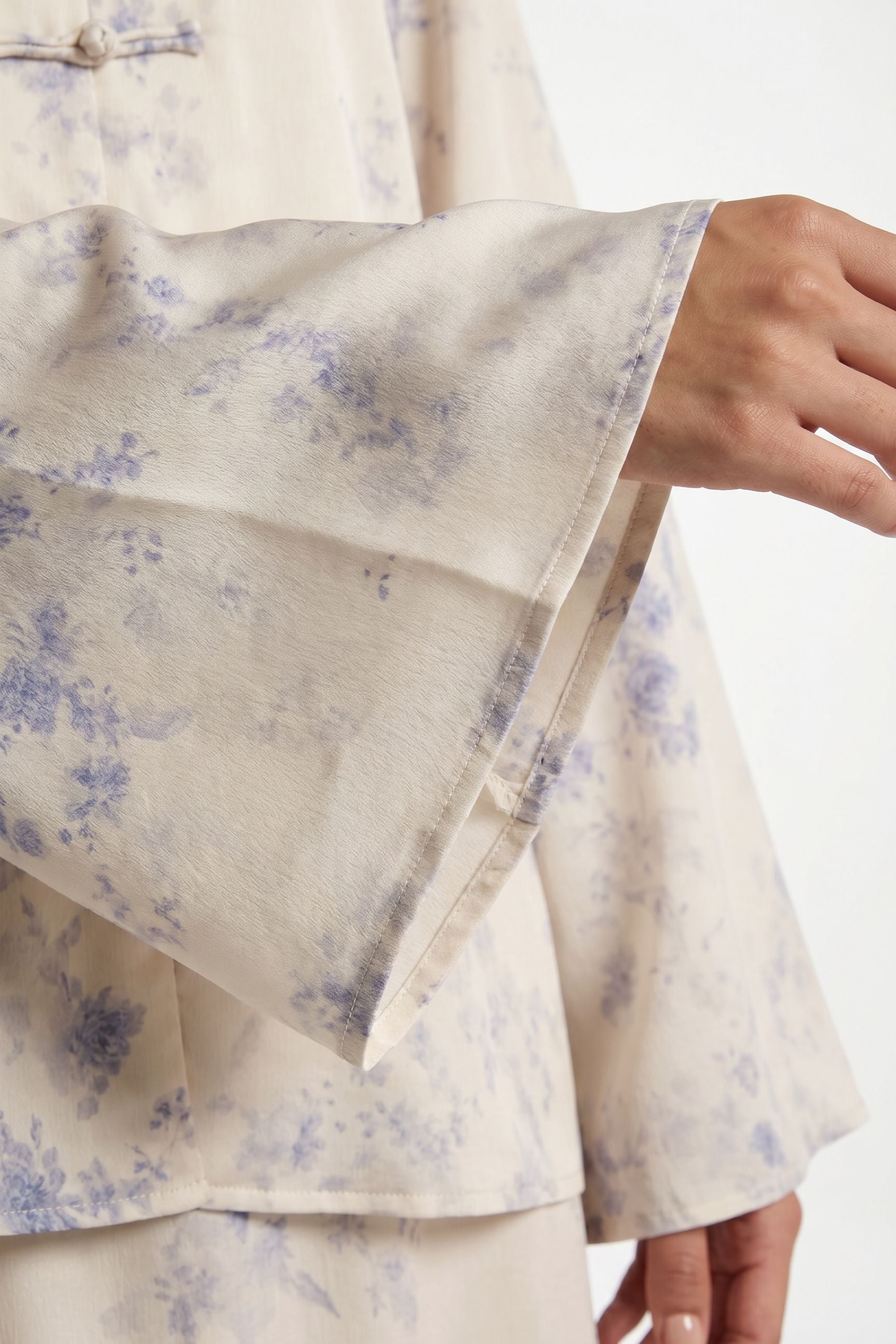 Lia Two-Piece ا Cream Blue